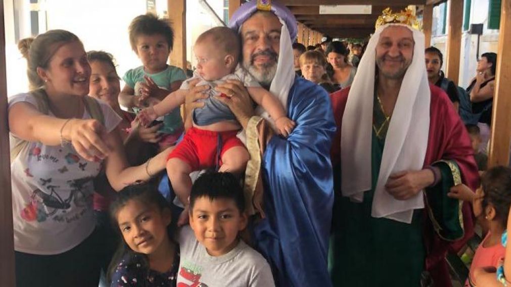 Los Reyes Magos repartieron juguetes en el Hospital Zubizarreta