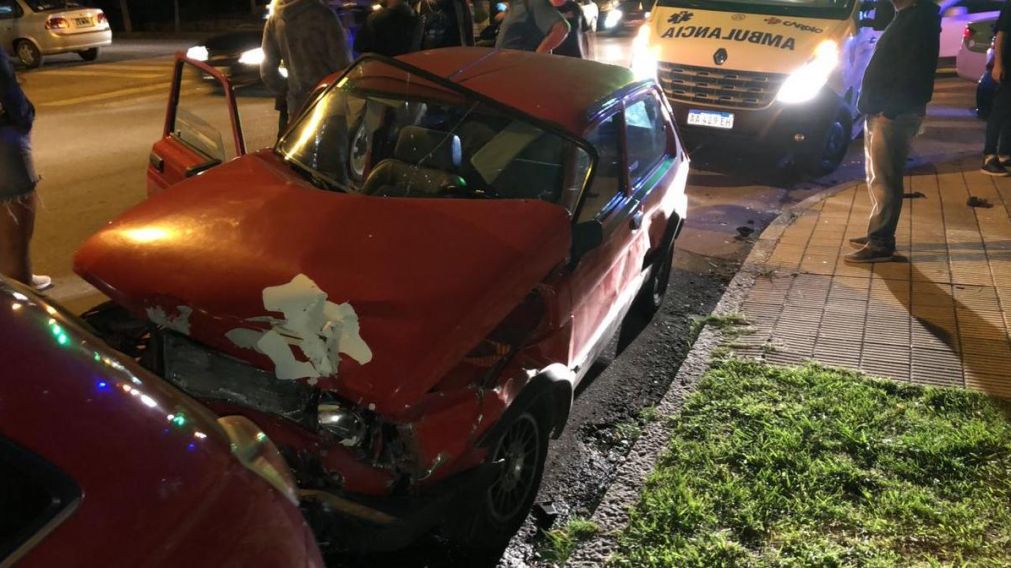 Así quedó el auto. (Twitter)