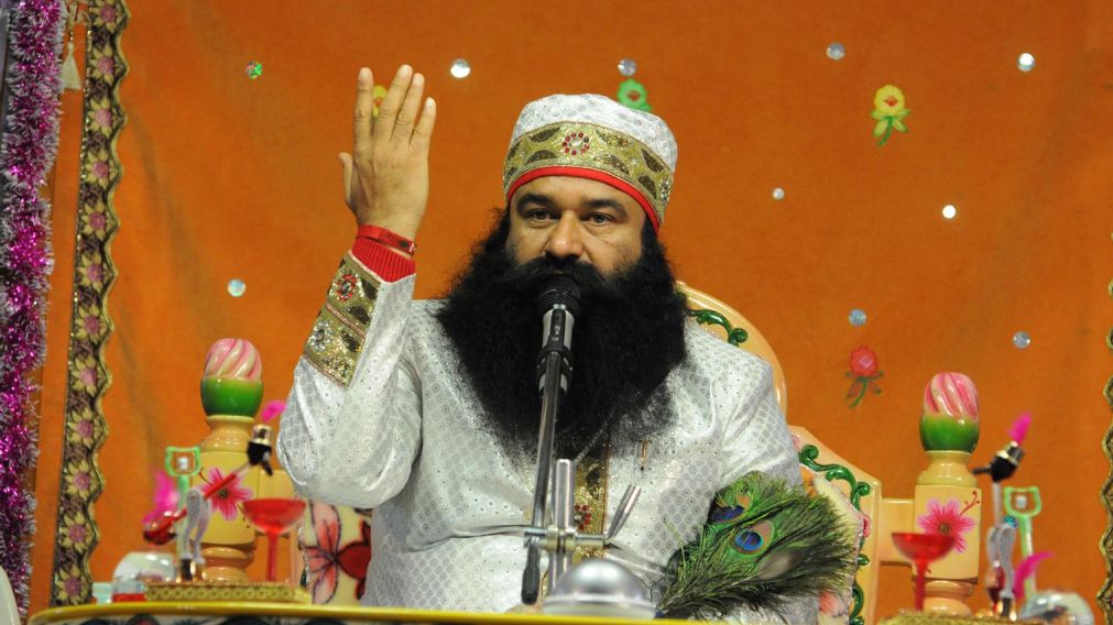 Gurmeet Ram Rahim Singh es el líder del grupo Dera Sacha Sauda y se cree un mensajero de Dios en la Tierra..