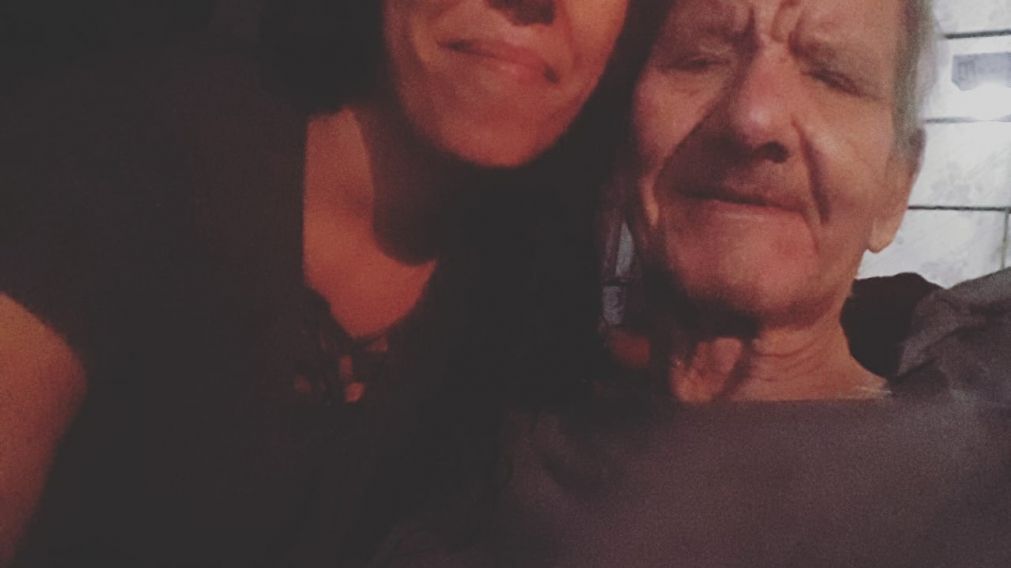 Carlos junto a su hija.