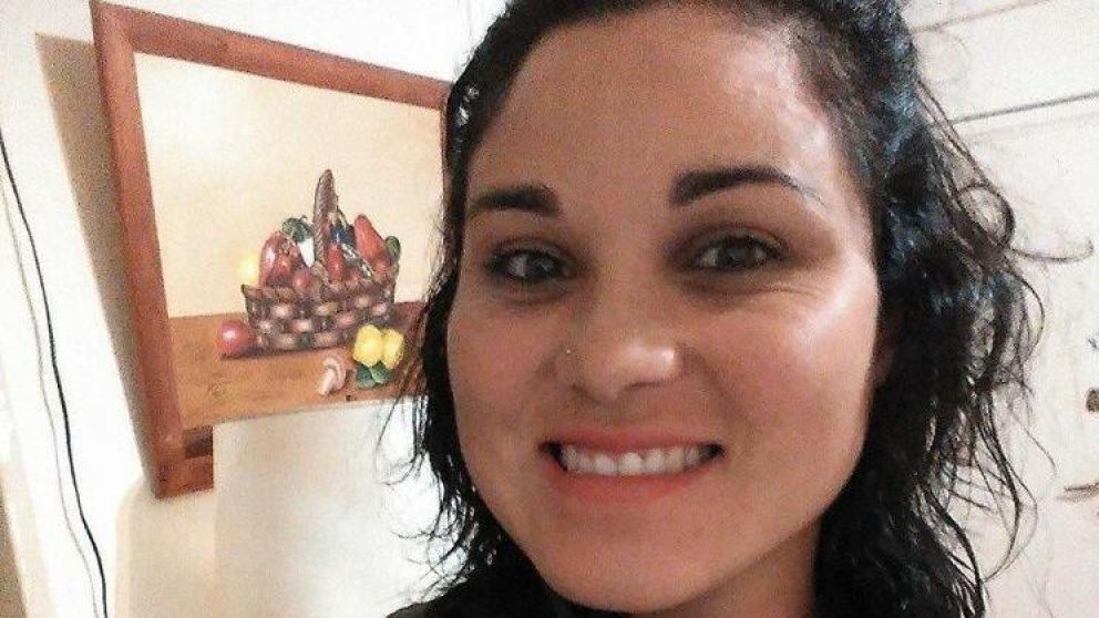 Gisel tenía en su cartera una copia de la orden de restricción impuesta por la justicia.