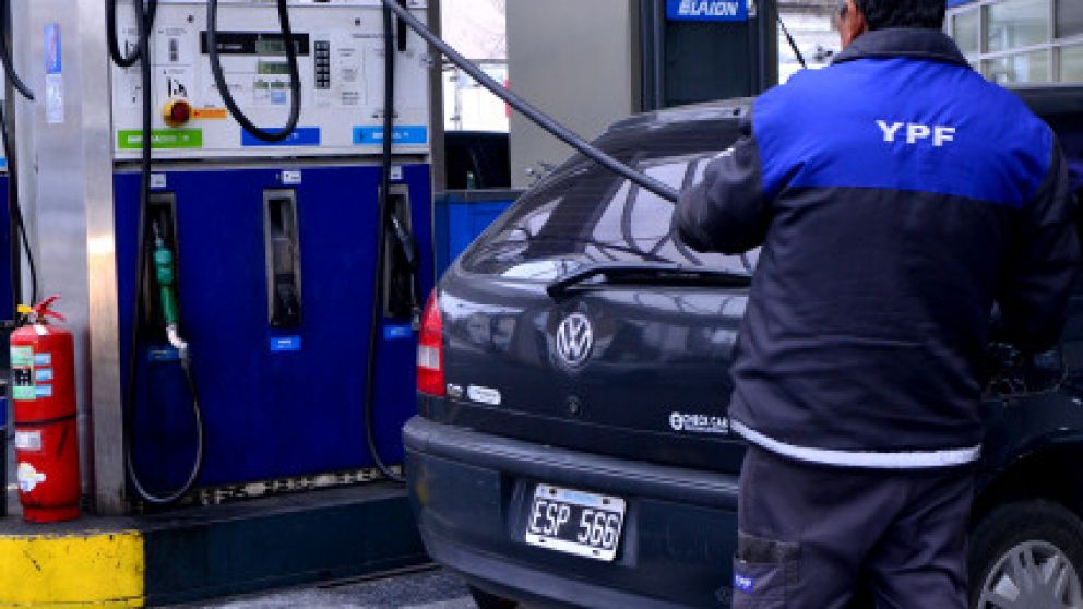 La petrolera estatal bajó ayer 3,2% sus naftas.