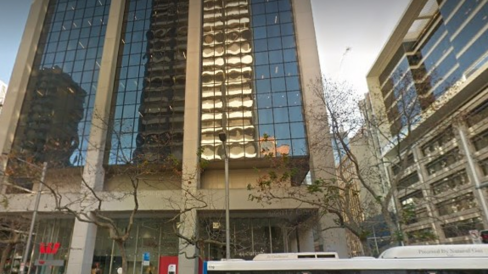 Evacuaron parte del edificio por el paquete sospechoso.