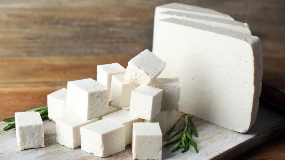 Uno de los productos prohibidos por la ANMAT fue un queso cremoso (Imagen ilustrativa).