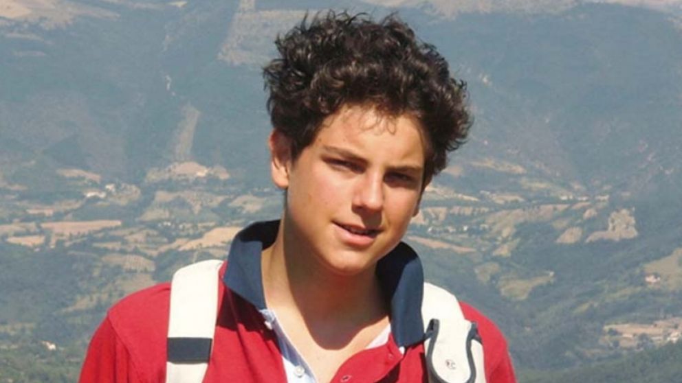 Carlo Acutis murió a los 15 años en Italia.