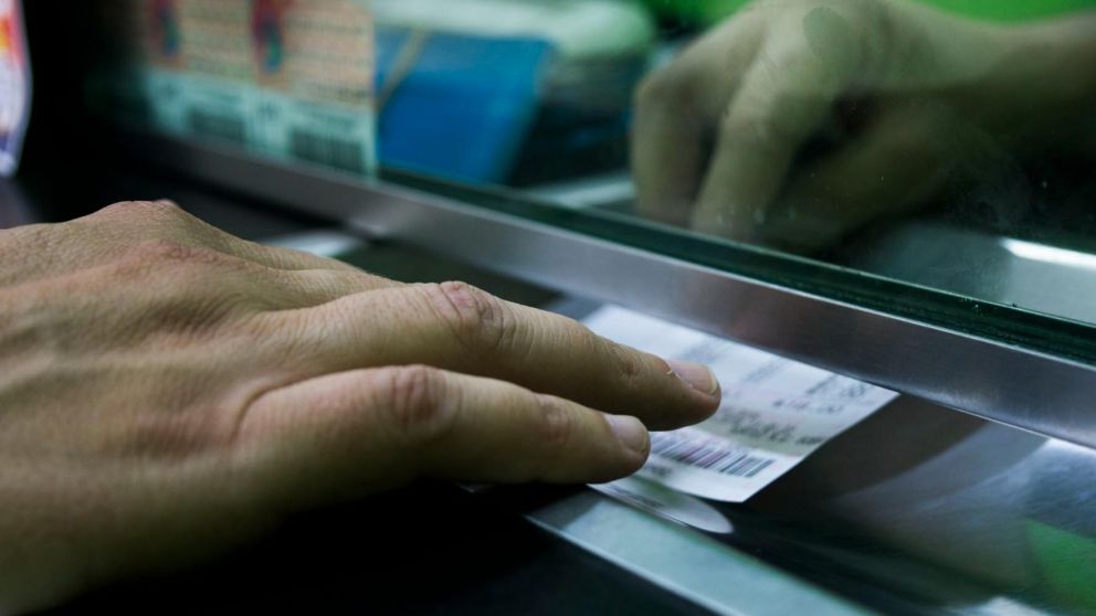 Gan� la Quiniela y su reacci�n al descubrir el premio asust� a todos (imagen ilustrativa).