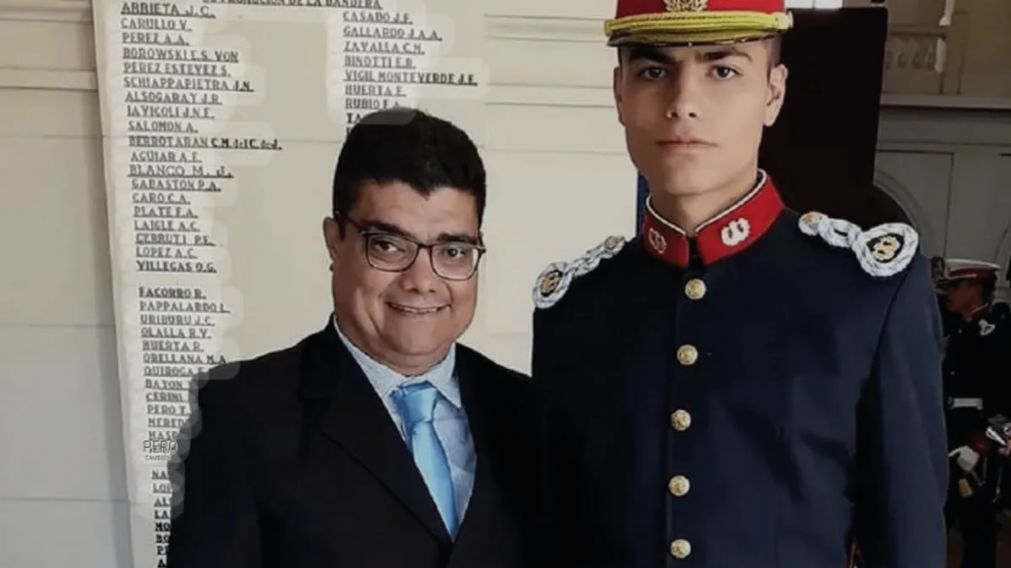 Ezequiel Chirino, el padre de Matías Chirino, el soldado que fue muerto en un ritual de inicio en el Ejército en Corrientes, falleció este lunes a los 56 años.