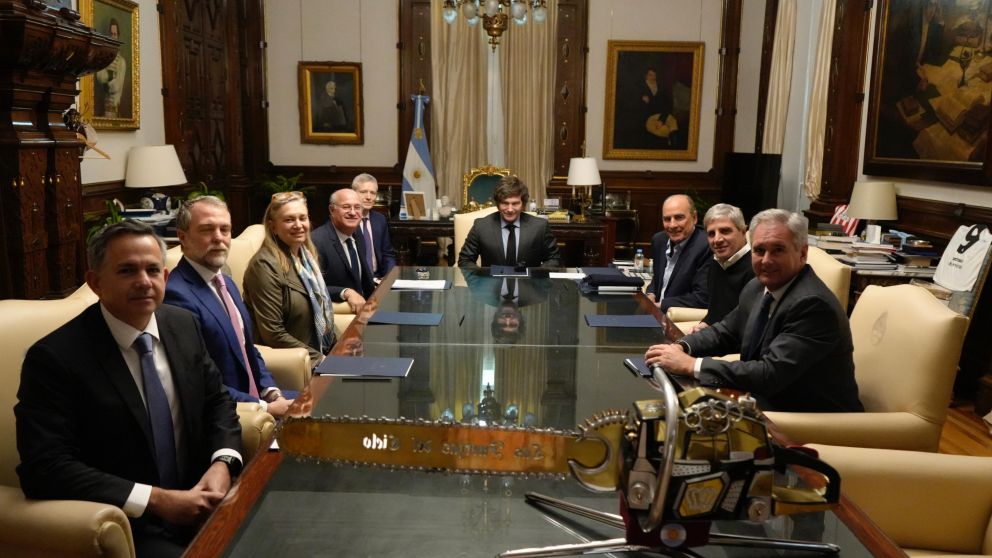 El presidente Javier Milei encabezó el encuentro con las autoridades del BID.