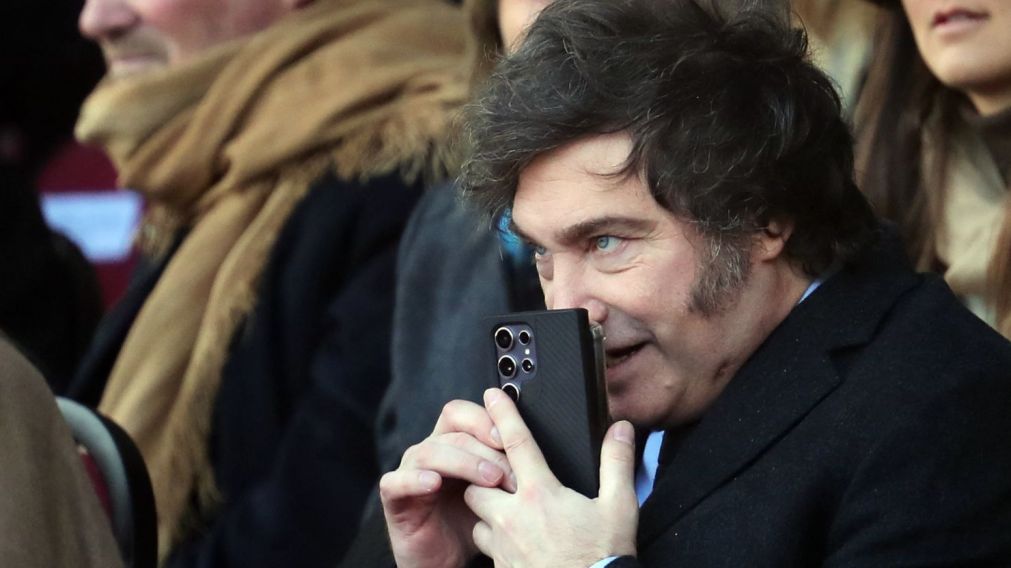 El presidente Javier Milei publicó una imagen polémica en Instagram tras la derrota electoral.