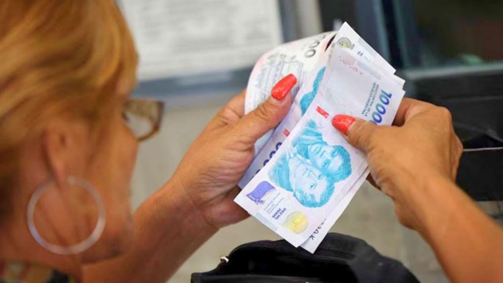 Arranca el calendario de pagos de septiembre: ¿Quiénes cobran hoy haberes con aumento y bono, según DNI?