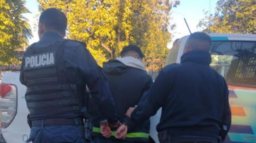 Este es el sujeto, de 25 años, que resultó aprehendido por las autoridades policiales.