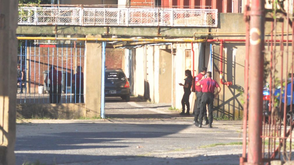 El estallido se produjo debajo de una platea del club del Bajo Flores (Vill�n/Cr�nica).