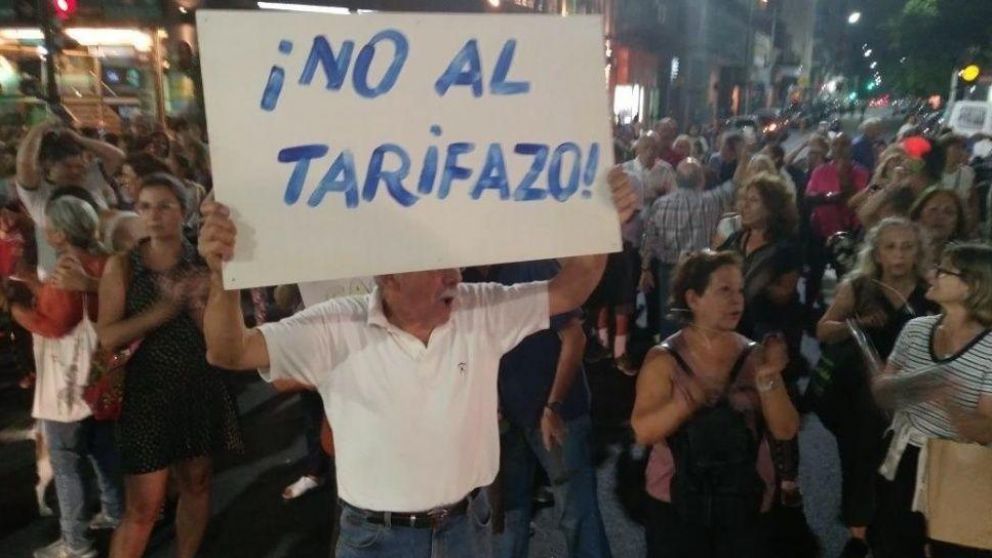 Se manifiestan bajo la consigna #NoAlTarifazo. (Archivo)