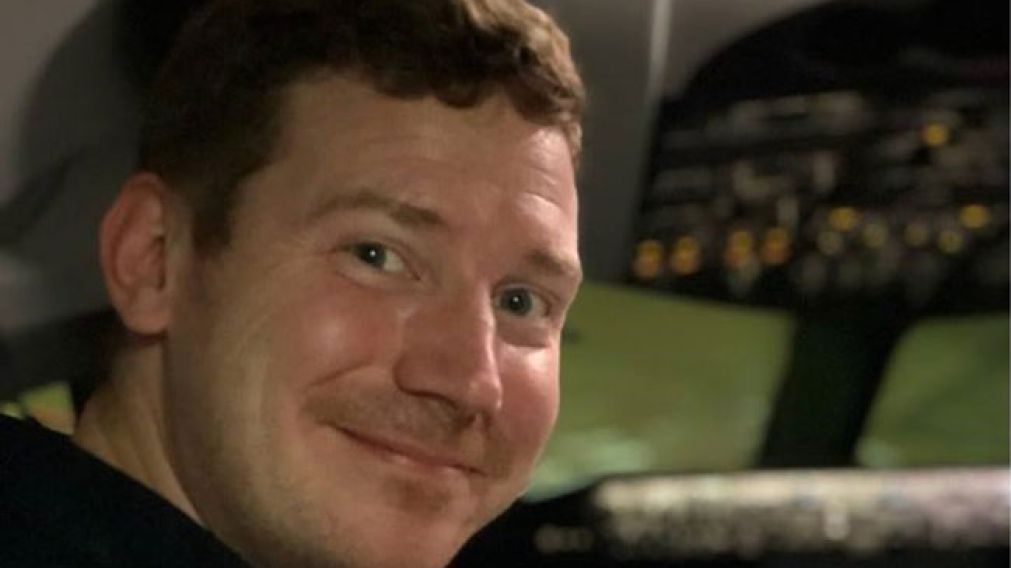 Christoffer Peter tiene 36 años.