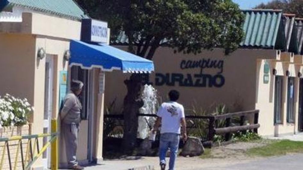 Piba denunci� que fue violada entre cinco en un camping de Miramar