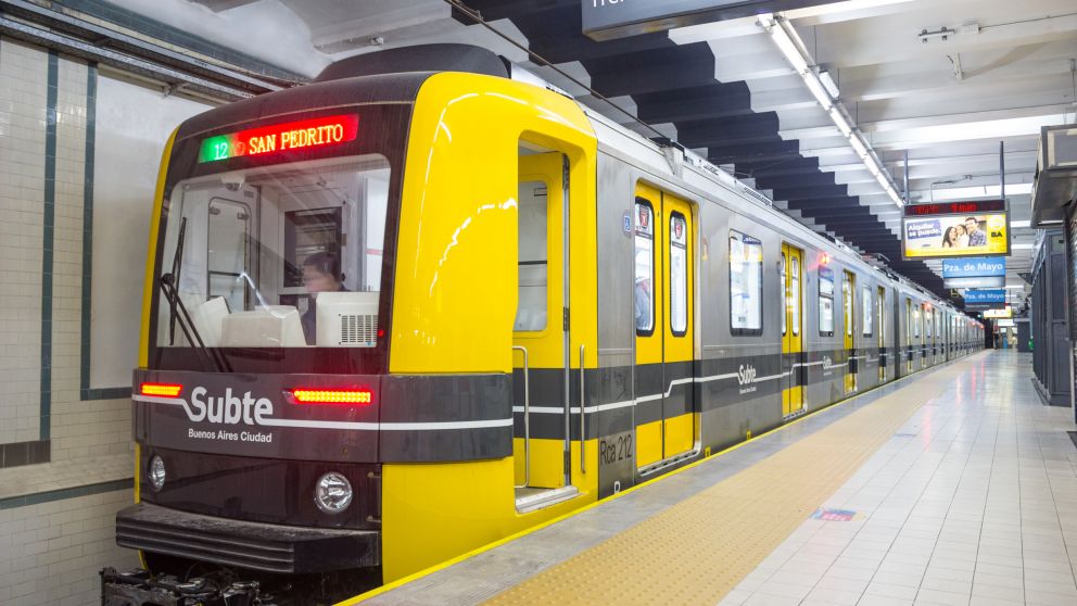 Tres líneas de subte pararán la próxima semana.