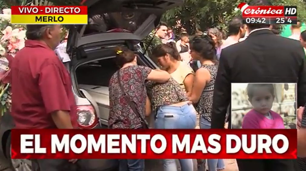 La familia despide los restos de Maite (Captura de TV).