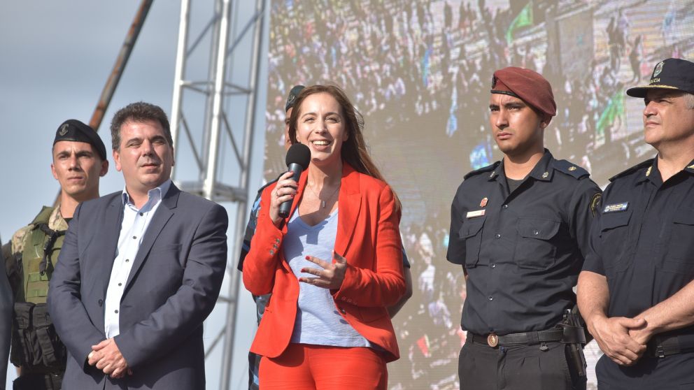 El ministro de Seguridad, Cristian Ritondo, con la gobernadora.