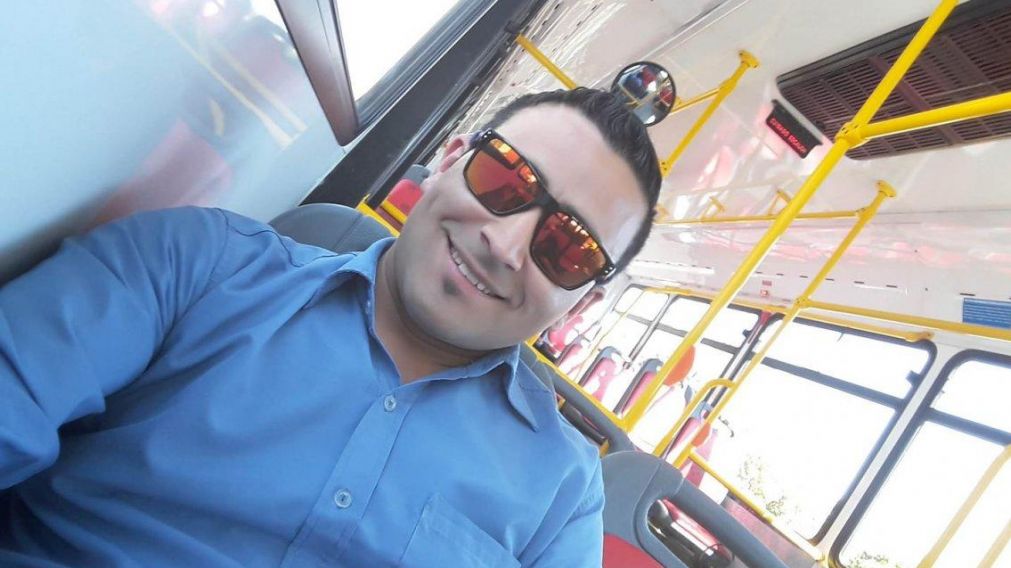 El chofer no le contó nada a la empresa ni a su familia.