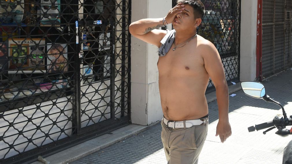 As� ingresaba un hombre al hospital. (Rub�n Paredes/Diario Cr�nica)