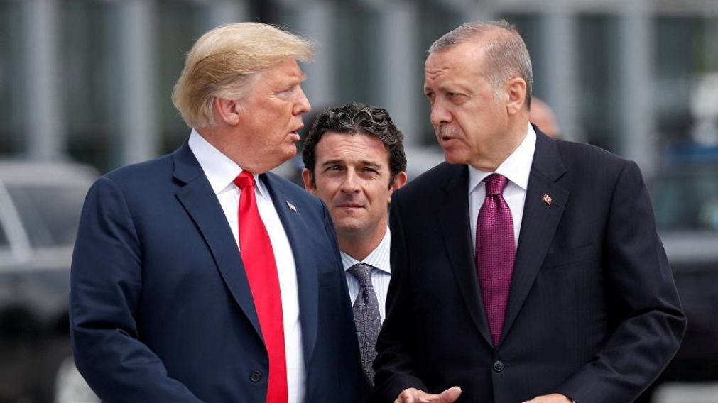 El presidente turco felicitó a Trump por el retiro de las tropas.