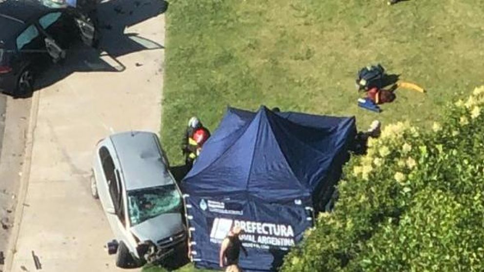 La Prefectura Naval y los Bomberos trabajaron en el lugar.