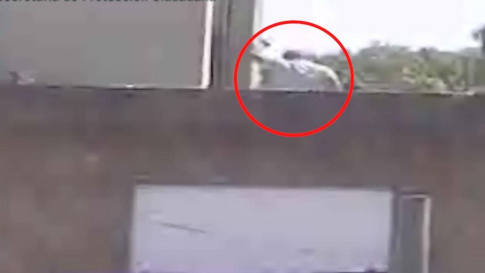 El sujeto pretend�a sustraer las pertenencias de la azotea.