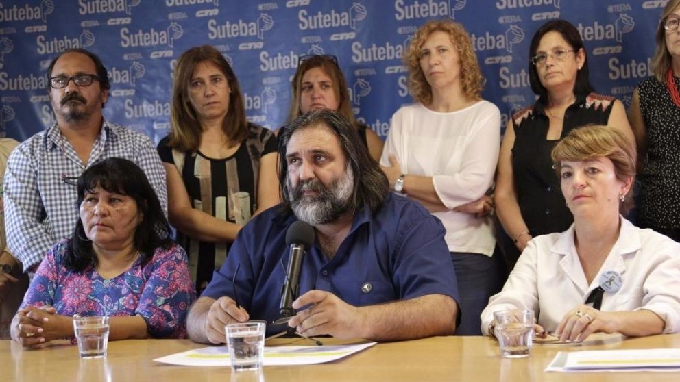 Los docentes sumariados, por ahora esperan el avance de la Justicia tras ser beneficiados.