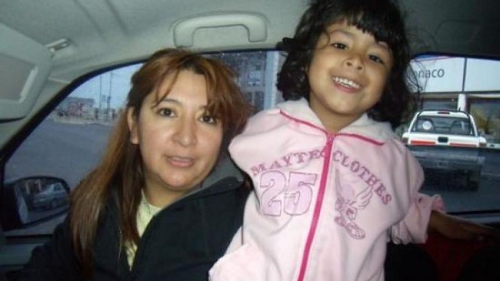 Sofía Herrera junto a su madre, en tiempos felices.