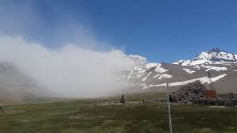 El volcán genera temor.