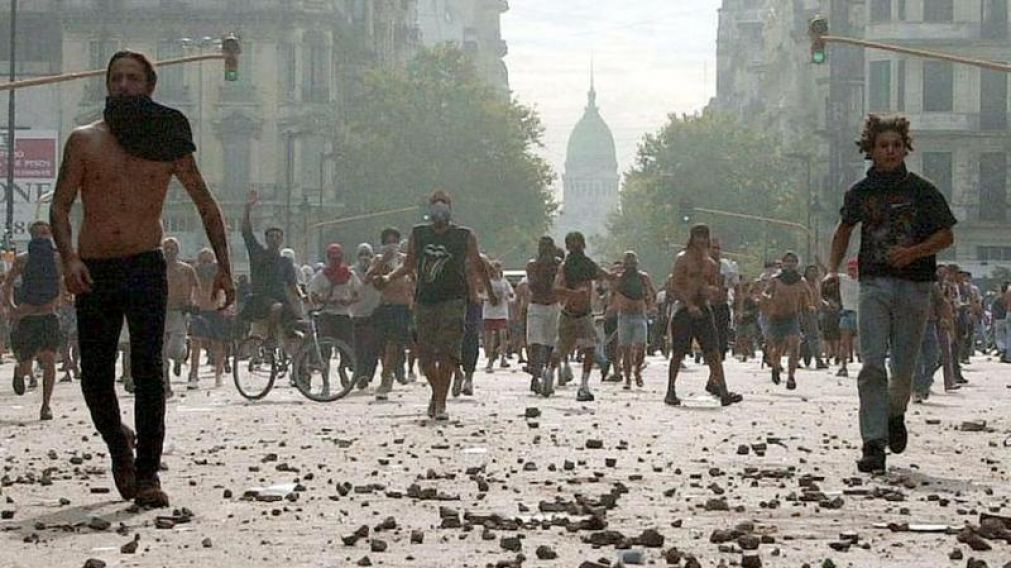 El estallido econ�mico y social del 2001, un escenario poco probable. 