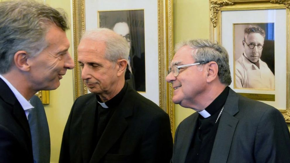 Los líderes de la Iglesia llevan un documento detallado para tratar los temas socioeconómicos.