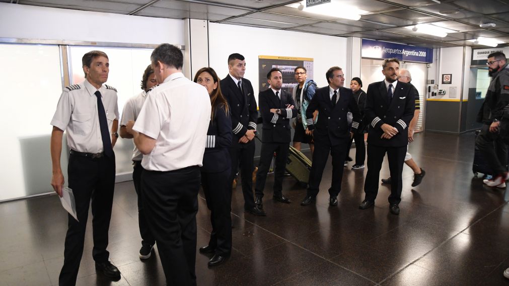 Los pilotos denunciaron que el gobierno prioriza el trabajo de sus pares extranjeros.