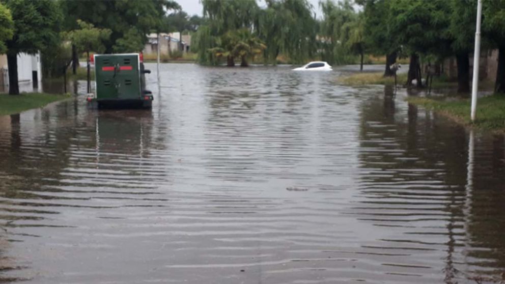 Ríos de agua. Así están las calles de Pehuajó. (Gentileza @NicoPerez05)