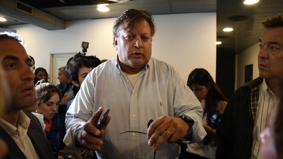 Biró denuncia que peligran puestos de trabajo locales (Télam).