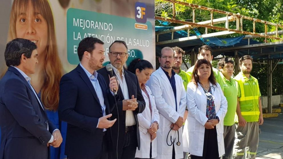 El intendente de Tres de Febrero, Diego Valenzuela y el Ministro de Salud, Andrés Scarsi anunciando la llegada de la Red AMBA Salud.