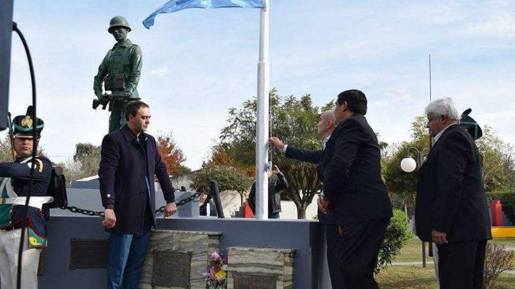 El monumento a Cabrera en su pueblo, San Agustín.
