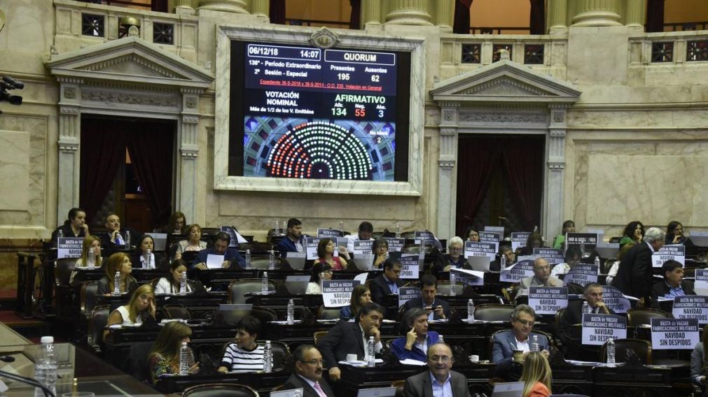 El momento de la votación en la sesión extraordinaria de Diputados.