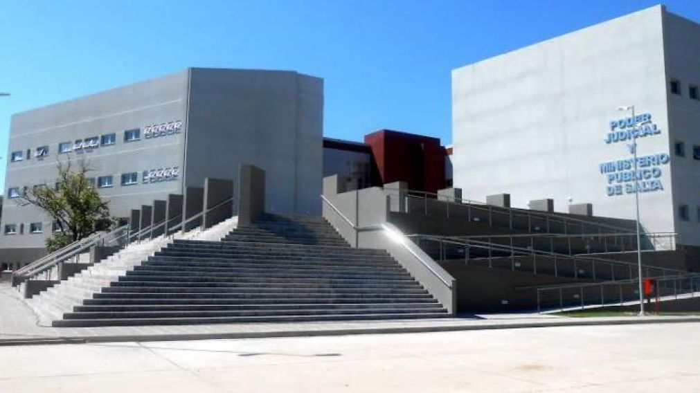El educador fue encontrado culpable de abuso sexual agravado y estupro.