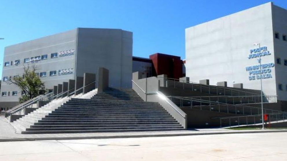 El educador fue encontrado culpable de abuso sexual agravado y estupro.