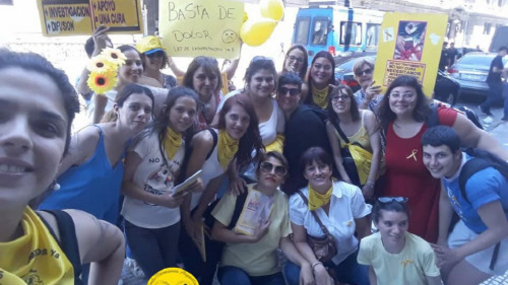 "Endohermanas", el grupo que se creó por Facebook.