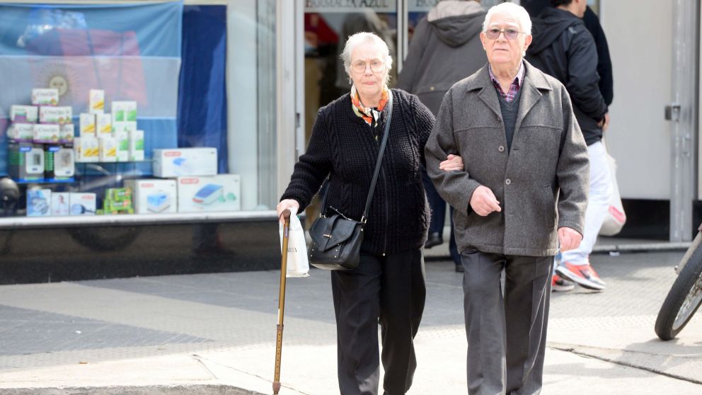 Los jubilados, desde este mes, percibirán el incremento trimestral en el haber mínimo. (Diario Crónica)