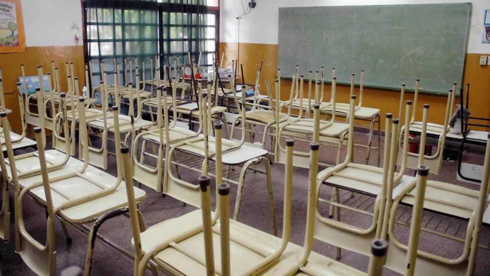 Las clases de las escuelas, sin docentes.