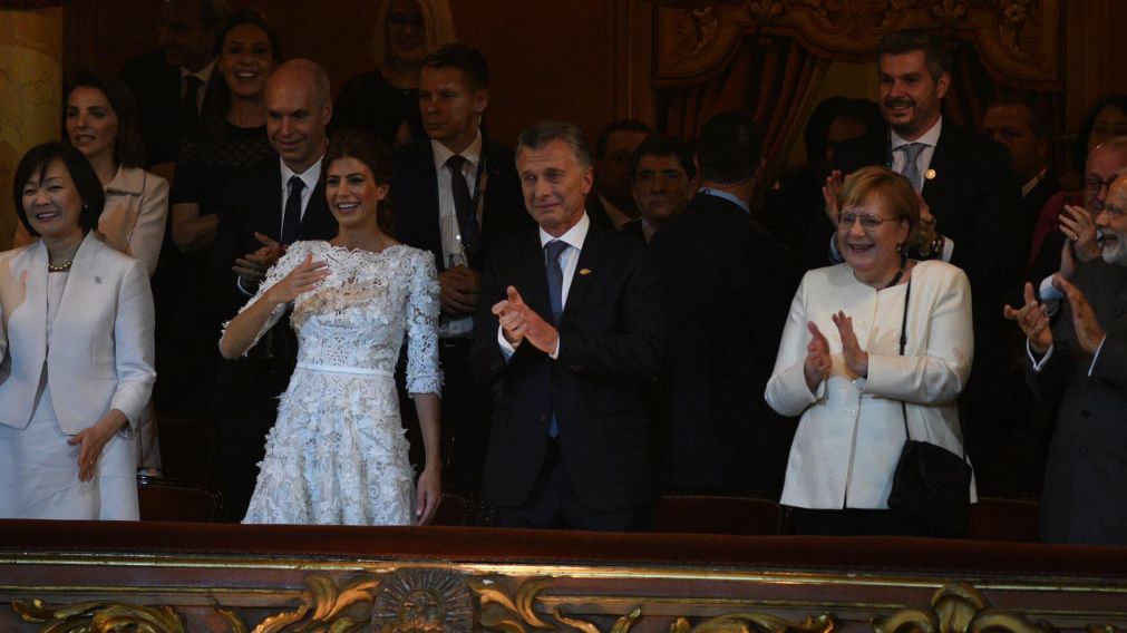 El momento de la emoción del Presidente junto a su esposa Juliana Awada. (Prensa presidencia)