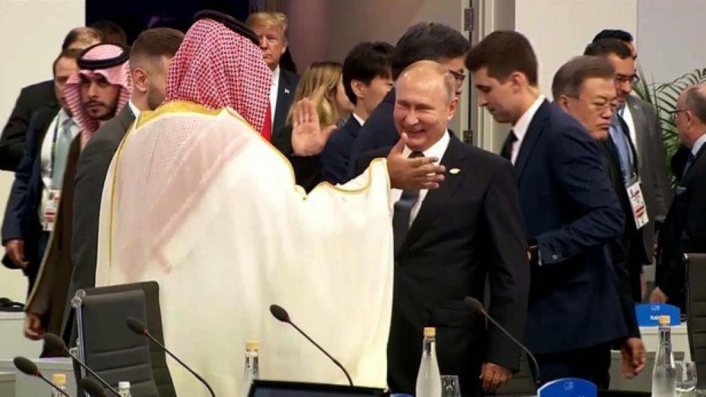 El momento de frenético saludo.