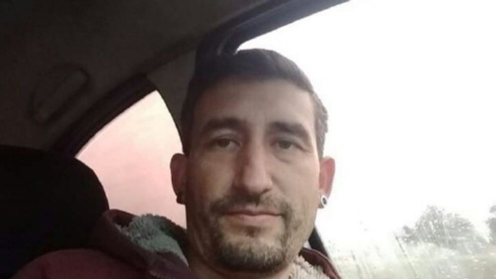 El mecánico es intensamente buscado por sus familiares y amigos.