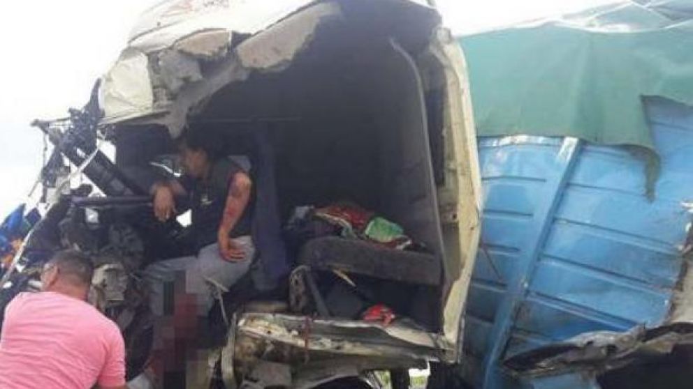 El conductor fue derivado de urgencia al hospital. (Gentileza El Liberal).