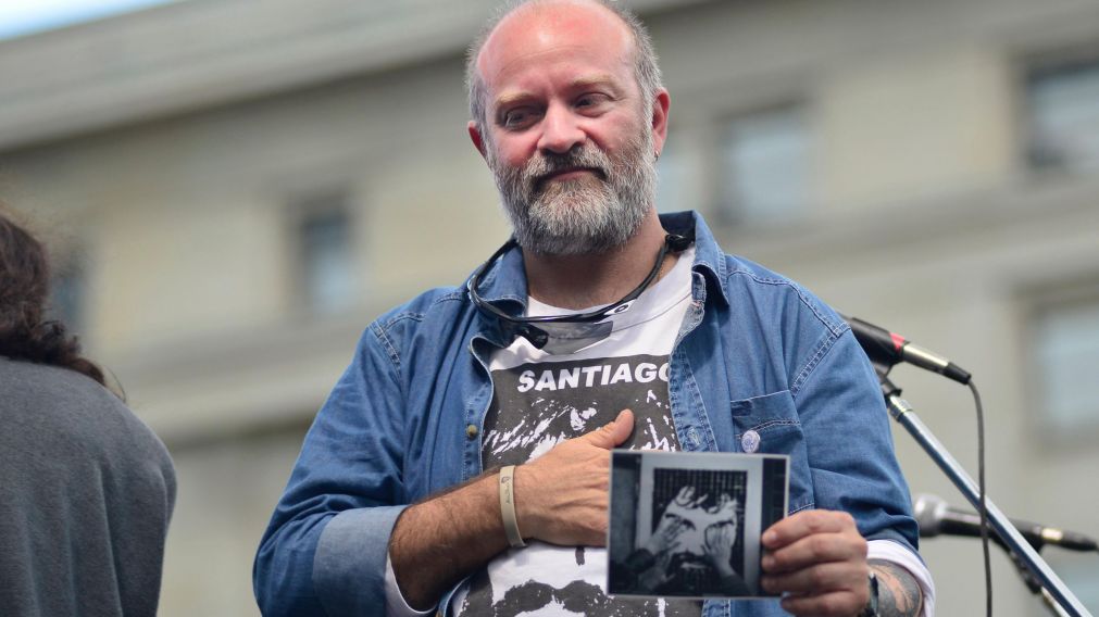 El padre de Santiago exige el esclarecimiento de los hechos.