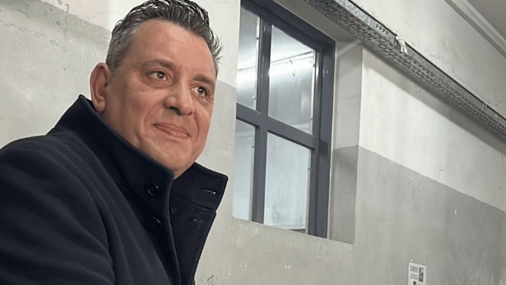 Bondarenko al momento de dejar su voto en la urna (Gentileza Infocielo).