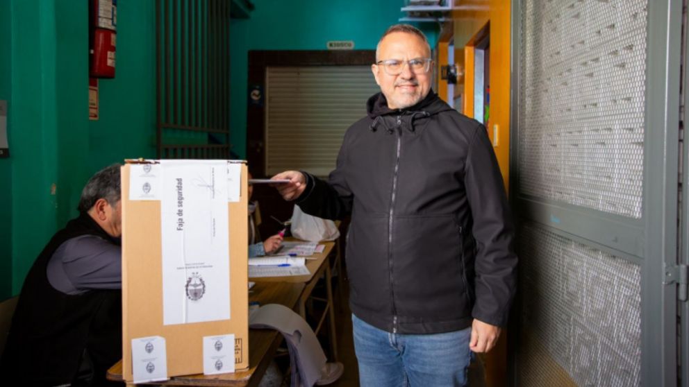 Votó el intendente de Tres de Febrero.
